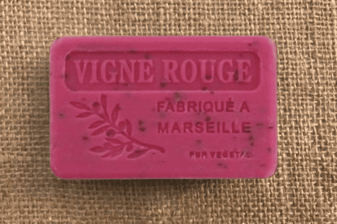 Savon de provence enrichi au beurre de karité - Parfum Vigne rouge